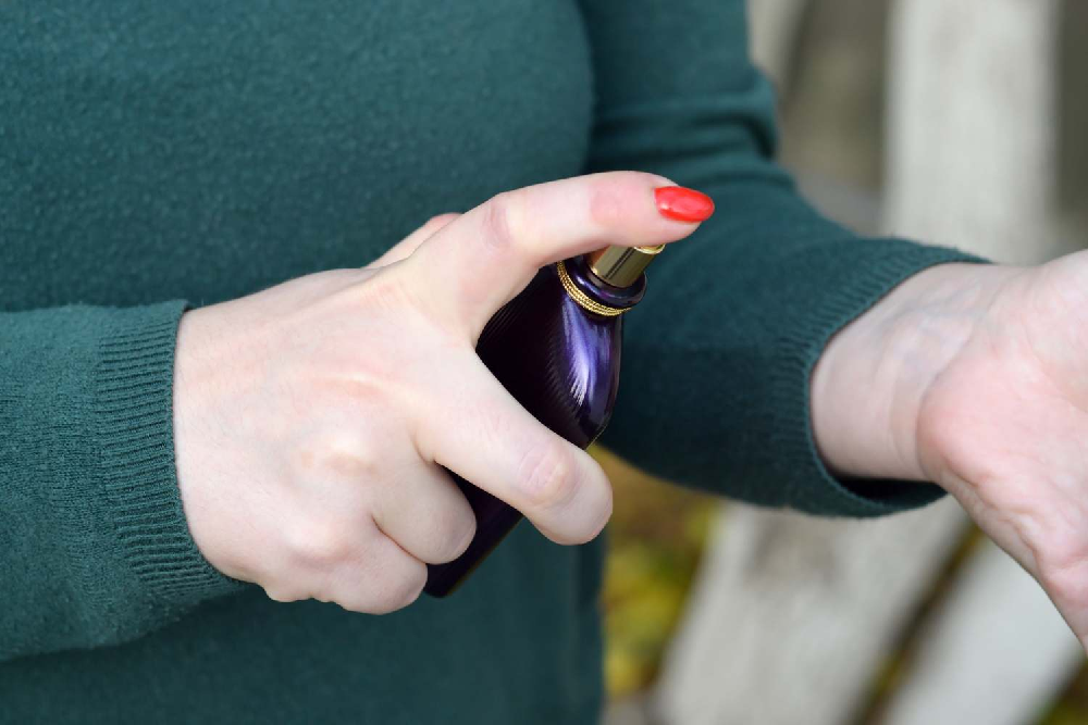 Jak wydłużyć zapach perfum?